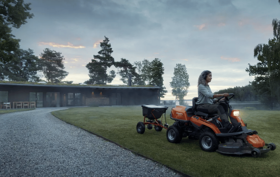 Rider Husqvarna R 216T AWD + Piatto Combi 103 - immagine 4